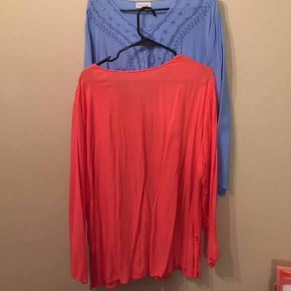 Blouse - long sleeved, V-neck, light weight fabric - Picture 4 of 4